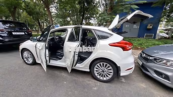 Ford Focus 2019 Sports cao cấp Trắng