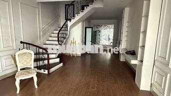 NHÀ Ngay cạnh Royal- Ngã 4 Sở- Ô tô đỗ
