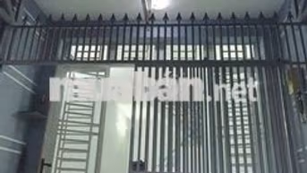 Bán nhà cách chợ Lê Văn Qưới 200m, pháp lý chuẩn, trệt + lầu, HXH