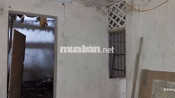 Cần cho thuê căn nhà cũ phố Bùi Thị Xuân để làm nhà kho hoặc bãi để xe