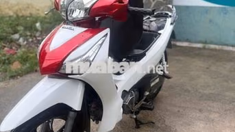 Honda Future 2015 Trắng đỏ Việt Nam