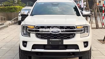 Ford Everest Titanium 2023 Trắng 7 chỗ