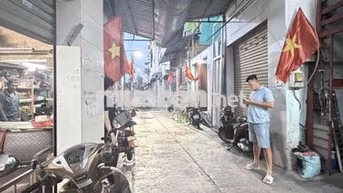 Hồ HỌC LÃM ‘75 m 2 TẦNG ‘ 4.5 x  17 m Giá 4,6 ty TL   HẺM 6 m Ô TÔ ‘