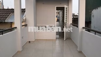 Cho thuê nhà hxh Nguyễn Trọng Tuyển 3.5x16m 3 tầng 4pn giá 23 TR TL 