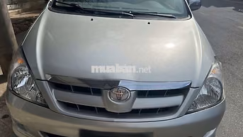 Toyota Innova 7 chỗ Số sàn Bạc
