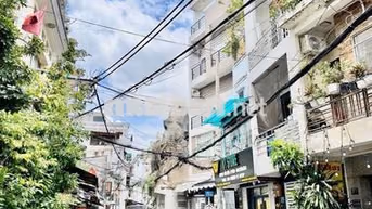 nhà cô giang .cô bắc mới xây dựng song thơm bóng mùi mới