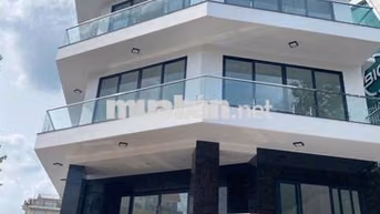 cho thuê nhà căn gốc đường D1 khu dân cư himlam Quận 7