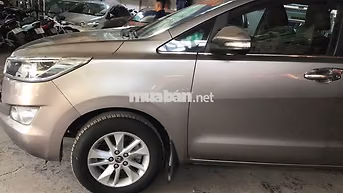 Toyota Innova 2017 8 chỗ màu Nâu