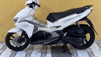 Honda Air Blade Trắng