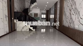 Nhà Phú Hoà hẻm 93 minh khai trệt 2 lầu full nội thất thủ dầu 1