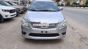 Toyota Innova G 2.0AT 2013 Bạc 120000 km