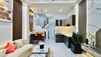 🏠 NHÀ ĐẸP GẦN PHỐ – NGÕ THẲNG TẮP – VỊ TRÍ ĐẮC ĐỊA TẠI PHỐ YÊN HOÀ - 