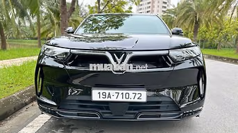 VinFast VF9 Plus 2024 Pin CATL Đen