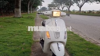 Piaggio Vespa S150 Trắng Ý