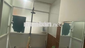 Cần pass lại phòng hợp đồng còn 10 tháng