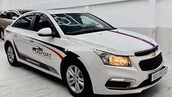 Chevrolet Cruze MT Trắng Số sàn