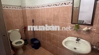 CHO THUÊ NHÀ MẶT TIỀN TRẦN BÌNH TRỌNG QUẬN 5 GẦN CAO ĐẲNG KINH TẾ