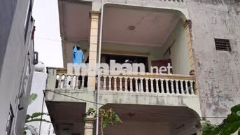 Cho thuê nhà nguyên căn 2,5 tầng gần trường, chợ, khu vực an ninh tốt