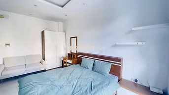 CHO THUÊ CĂN HỘ STUDIO FULL NỘI THẤT, BAN CÔNG, GẦN BIỂN MỸ AN 