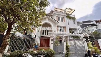 CHO THUÊ BIỆT THỰ 5PN+5WC QUẬN 7, FULL NT 65 TRIỆU/ THÁNG BAO THUẾ