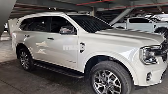 Ford Everest Titanium 2022 bảo hành 2027 vay 75%