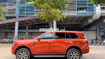 Ford Everest Titanium 4x2 đủ tính năng, Vay 75%