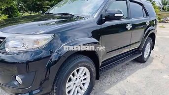 Toyota FORTUNER bản V số tự động đời cuối 2013