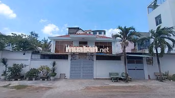 ngộp bank bán nhanh biệt thự góc 220m2 giá giảm sâu