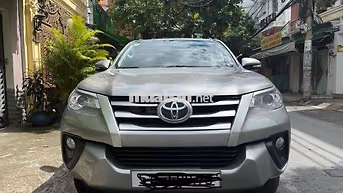 Toyota Fortuner 2017 Số sàn Bạc 80.000 km