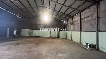 CHO THUÊ XƯỞNG 200M GẦN TRUNG TÂM Y TẾ DĨ AN CÓ 3 PHA