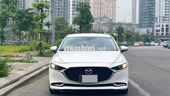 Mazda 3 Deluxe 2025 Trắng 1 vạn