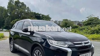 Mitsubishi Outlander 2.0 1 cầu 2018 Đen 7 chỗ