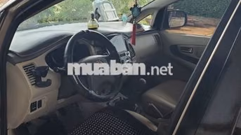 Toyota Innova 7 chỗ Bạc