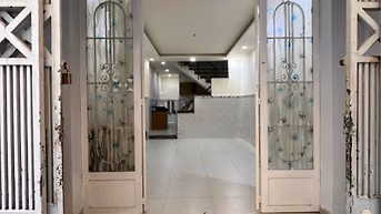 Cho thuê nhà Nguyên Căn - đường Thành Thái, Q10. 3,6m x 12m. 12,5 trệu