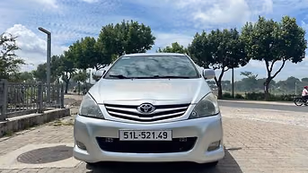 Toyota Innova 2.0G 2009 Bạc 8 chỗ