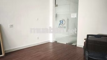 Cho thuê văn phòng lầu 1 cityland 6 triệu