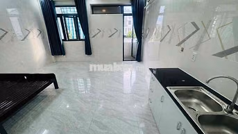 phần ban công mặt tiền đường Phạm Hùng nối dài. 35 m2