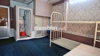 Phòng ban công đủ nội thất hẻm ôtô sát Q1