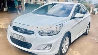 Hyundai Accent 2013 Tự động Trắng 110000 km