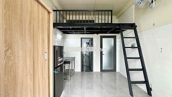 PHÒNG TRỌ MỚI XÂY 100% BAN CÔNG THOÁNG - CÓ THANG MÁY NGAY VƯỜN LÀI