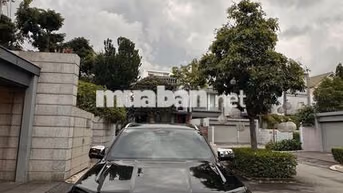Ford Everest Titanium 2 cầu 2023 Đen 30.000 km