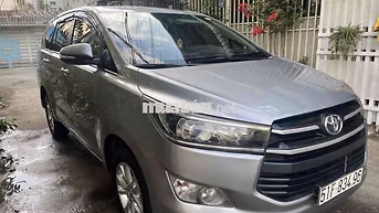 Toyota Innova 2017 Bạc 7 chỗ