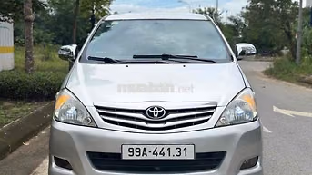 Toyota Innova 2010 Số tự động 8 chỗ Bạc