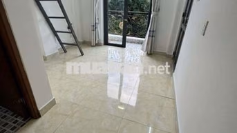 GÁC BAN CÔNG MẶT TIỀN SÁT ĐẠI HỌC TÔN ĐỨC THẮNG SIÊU NGON