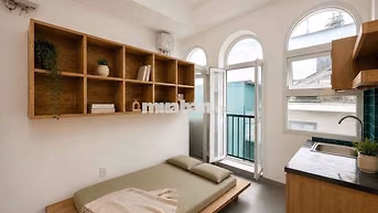 STUDIO BAN CÔNG XINH FULL NỘI THẤT KHU ĐỒNG ĐEN - THANG MÁY - NHÀ MỚI