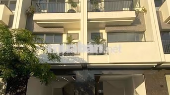 NHÀ KINH DOANH NGANG 10M VCN PHƯỚC LONG GIÁ 45 TRIỆU/THÁNG