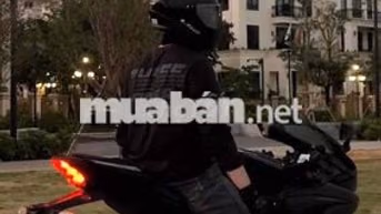 Cần bán Yamaha R15V3 màu đen xe tay côn