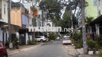 Nhà 2 lầu 5 phòng 5 máy lạnh KDC Hồng Phát