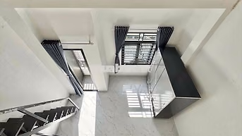 DUPLEX GÁC CAO SIÊU TO KHỔNG LỒ FULL NỘI THẤT NẰM TRÊN TRỤC ĐƯỜNG QT