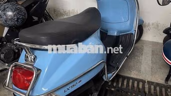 Piaggio Vespa LX 150 Xanh